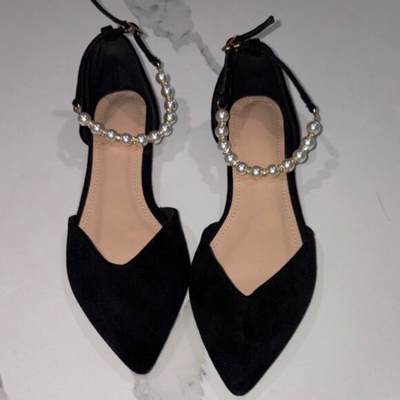 SHEIN Shoes - SHEIN Black Heels with Pearl Strap